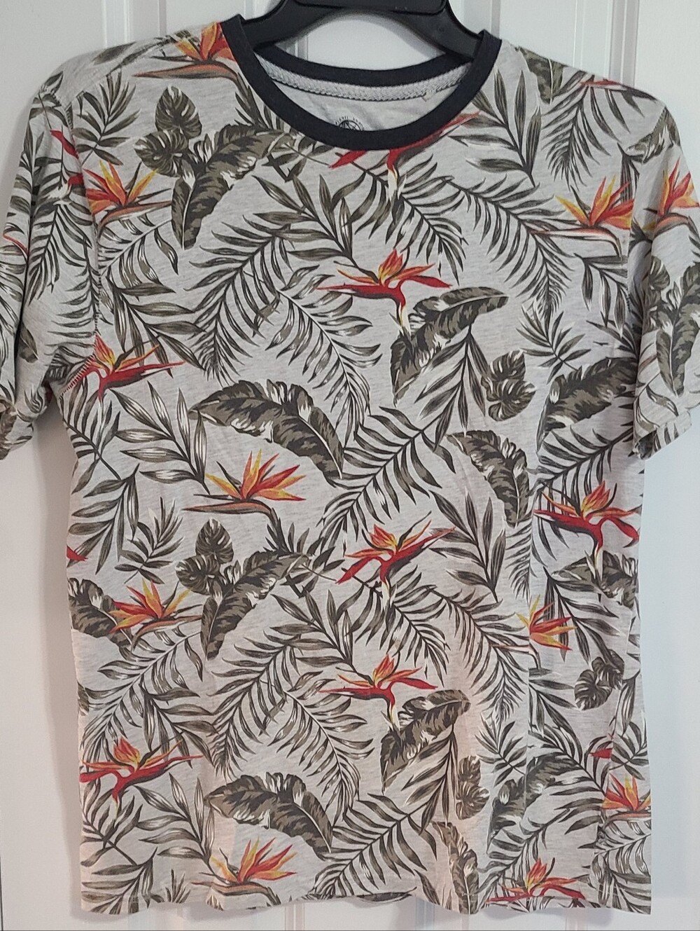 Free Planet Gray Tropical Print Short Sleeve Tee with Orange Accents